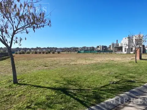 Lote de 597m² en venta en Santa Elena, Pilar del Este
