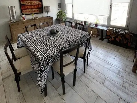 GALPON CON VIVIENDA EN PLANTA ALTA Y JARDIN AL FONDO