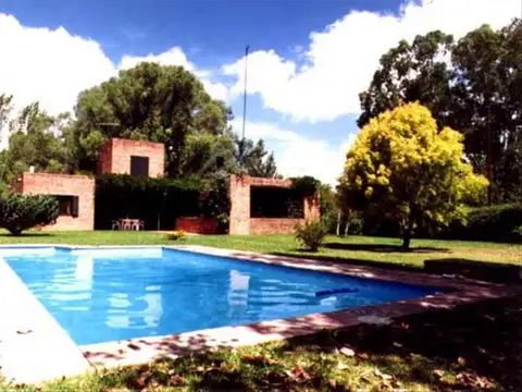 INGENIERO MASCHWITZ,, BARRIO ALTAVISTA .. RESIDENCIAL, EXCELENTE CASA, EN PLANTA BAJA-