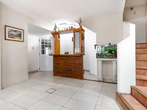 Casa 6 ambientes con 3 baños