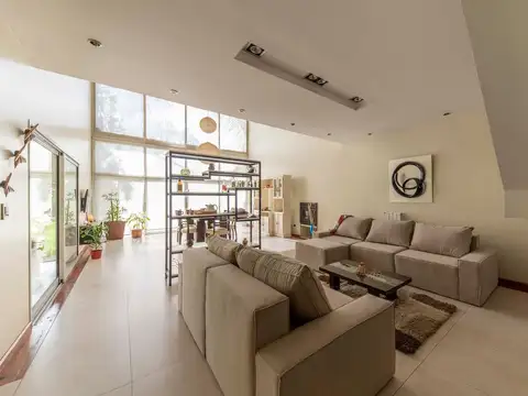 VENTA CASA 5AMB EN BARRIO CERRADO LA ESCONDIDA