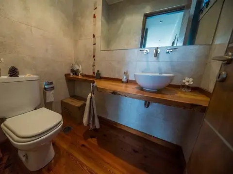 Casa 5 ambientes con 3 baños