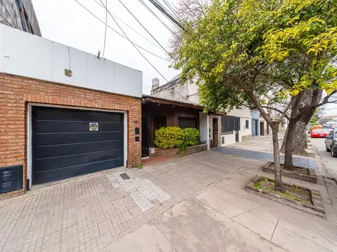 CASA EN VENTA 4 DORMITORIOS COMODÍN PATIO QUINCHO