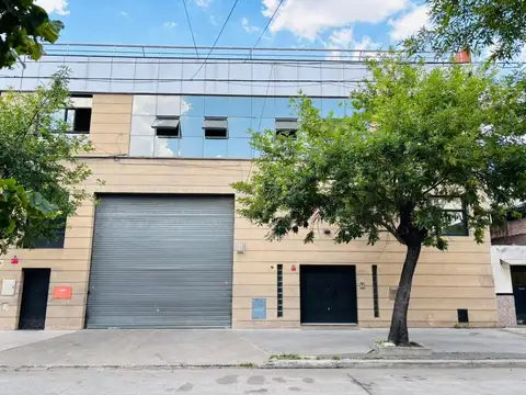 ALQUILER GALPON DOBLE PLANTA EN VILLA SOLDATI