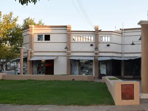 Avenida Mullally Esquina Italia