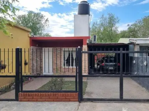 Casa en venta - 3 Dormitorios 1 Baño - 330Mts2 - Marcos Paz