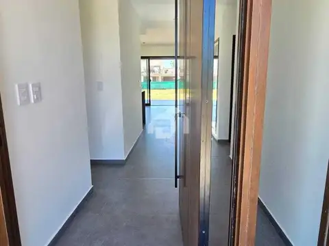 Casa en Venta en Pilar Del Este, USD 190.000