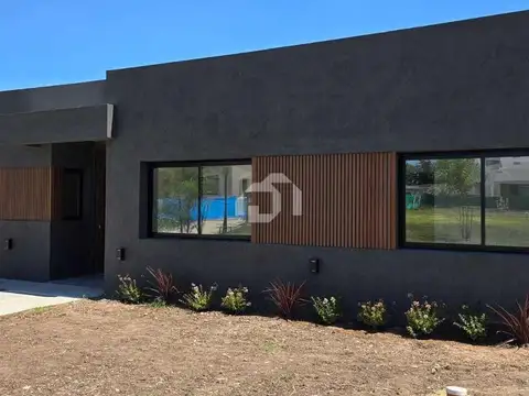 Casa  en Venta en Santa Sofía, Pilar del Este, Pilar