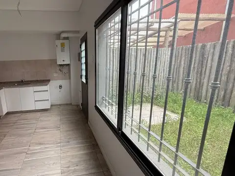 Depto Tipo Casa en Venta de 3 ambientes