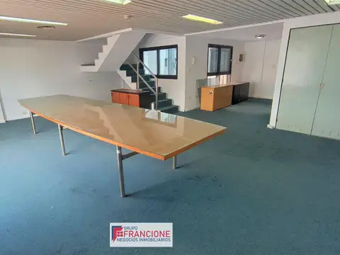 Oficina a la venta, 2 cocheras, Microcentro.