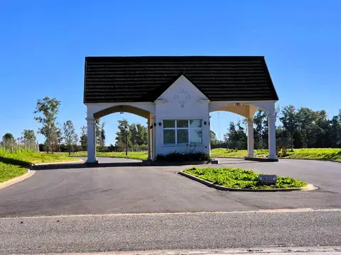 Terreno en el Barrio Pebble Beach, Pilar Golf Club