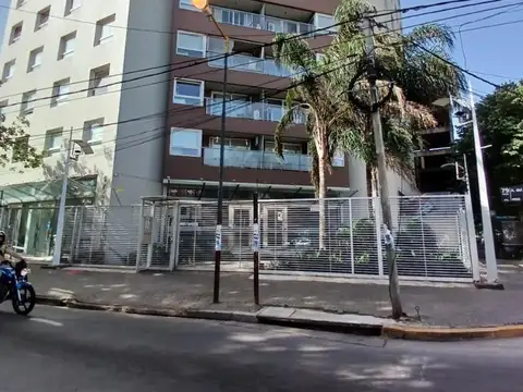 Departamento 3 ambientes con cochera.