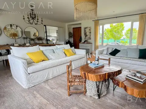 Casa 4 ambientes con 3 baños