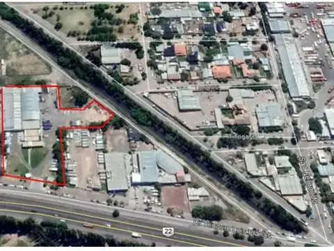 Alquilo Base con Oficinas, playa de maniobras, y galpónes en