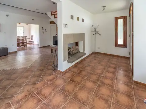 Casa en Venta con 3 cocheras