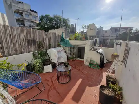 Depto Tipo Casa en Venta en Villa del Parque, USD 140.000