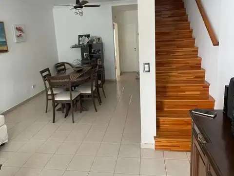 Depto Tipo Casa en Venta de 3 ambientes