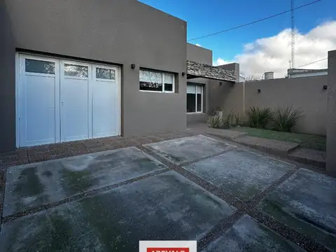 VENDEMOS EXCEPCIONAL CASA