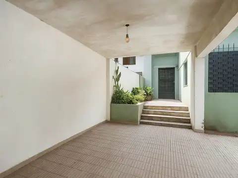 Casa en Venta con 3 cocheras