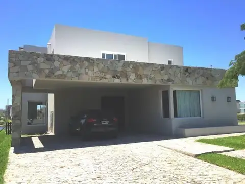 Casa en Alquiler en Los Lagos 4 dormitorios, Nordelta 100