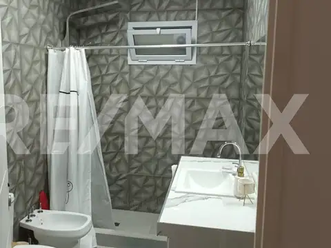 Casa 6 ambientes con 2 baños