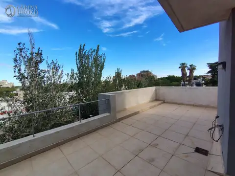 Departamento 6 ambientes con 2 baños