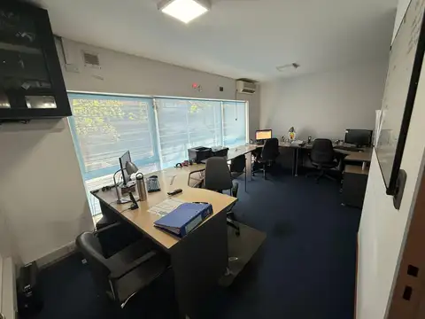 Oficina 3 ambientes con 2 baños