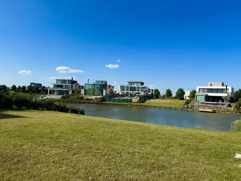 Venta lote al LAGO Virazón Nordelta . 3400