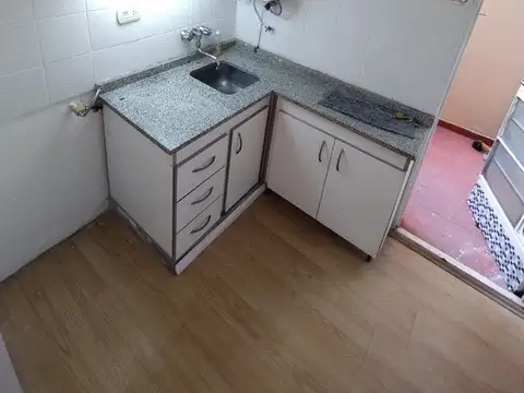 Hipolito Yrigoyen 7400, Piso PB