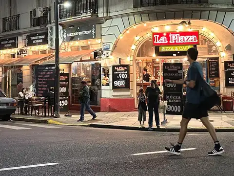 AV PUEYRREDON ESQUINA GUTIERREZ