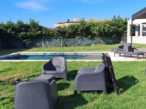 Casa 5 ambientes con 3 baños