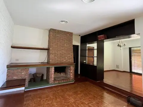 Casa 5 ambientes con 4 baños