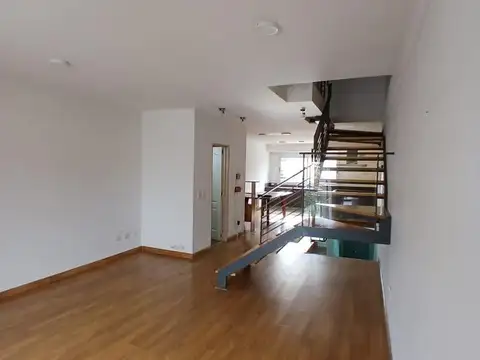 Depto Tipo Casa en Venta con 1 cocheras