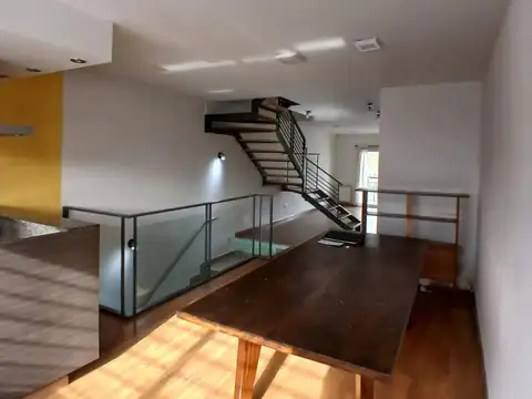 Depto Tipo Casa en Venta de 4 dormitorios