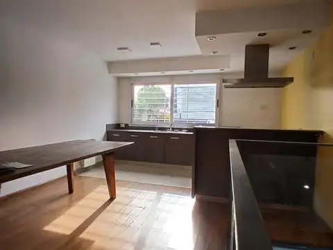 Depto Tipo Casa en Venta en Bernal, USD 250.000