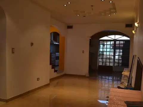 Casa 4 ambientes con 3 baños
