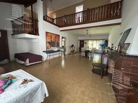 Casa con Jardin en Venta - 327 m² de Terreno y 279 m² Cubiertos