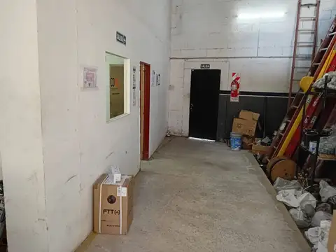 Colectora Acceso Oeste y Calle Paraguay 7200