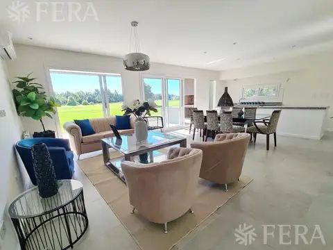 Casa en Venta con 1 cochera