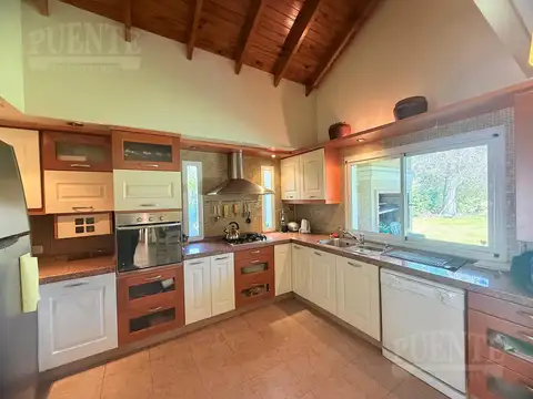 Casa 7 ambientes con 4 baños