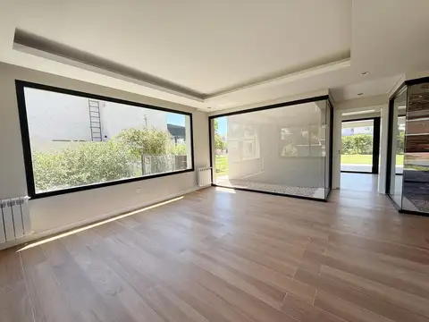 Casa en Venta en Funes, USD 740.000