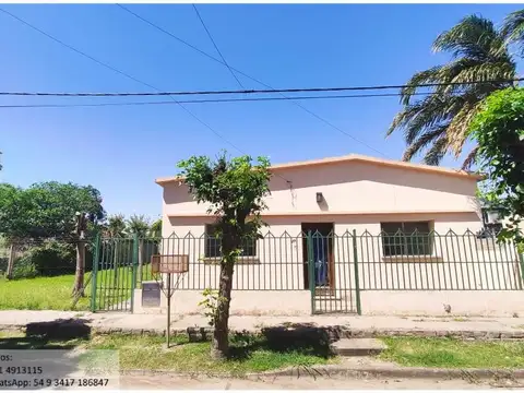Venta | Casa | 2 Dormitorios | Amplio terreno | Cap Bermúdez | Bo. Villa Cassini