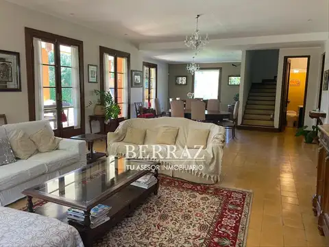 Casa en Alquiler Temporal con 2 cocheras