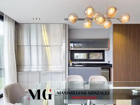 Casa en Alquiler con 1 cochera