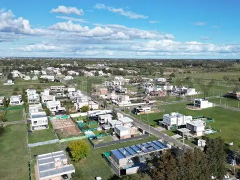 501 E/ 138 y 140 100, Piso 0