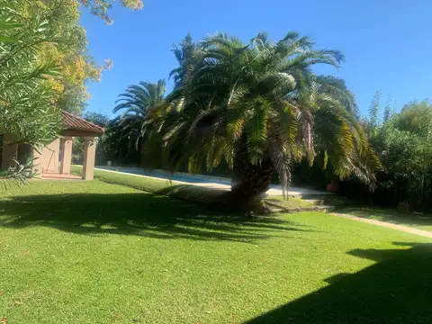 Casa 5 ambientes con 4 baños