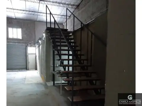 Galpón en alquiler de 215m2 ubicado en Caseros