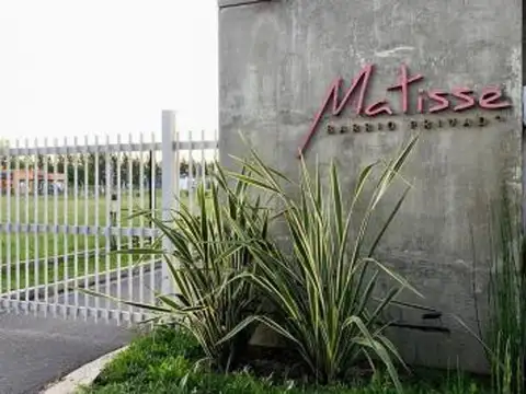 Excelente lote interno en barrio Matisse. Campana.