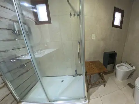 Casa 5 ambientes con 2 baños