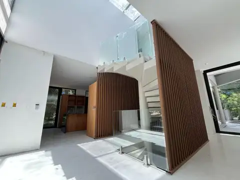 VENTA ESPECTACULAR CASA en CARILO